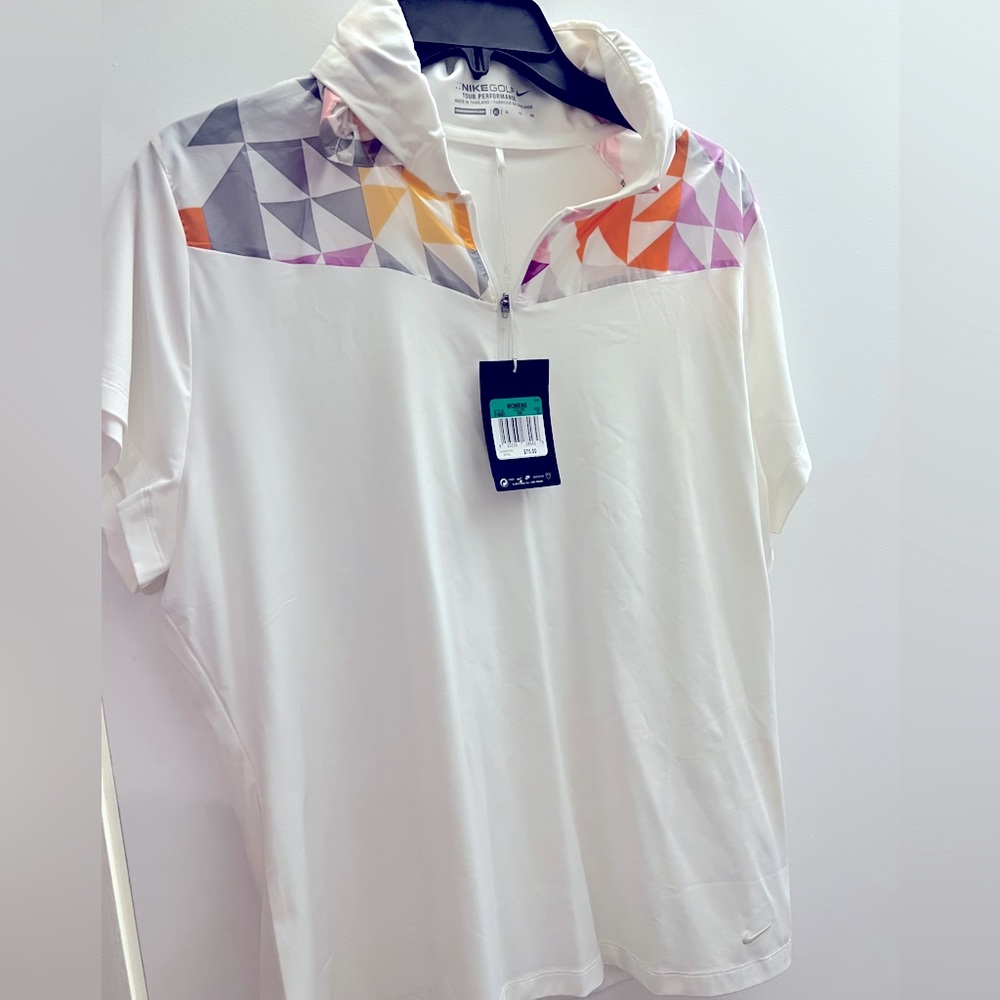 Nike Women’s GOLF polo w hood zipped in collar RARE FIND WITH TAGS!
